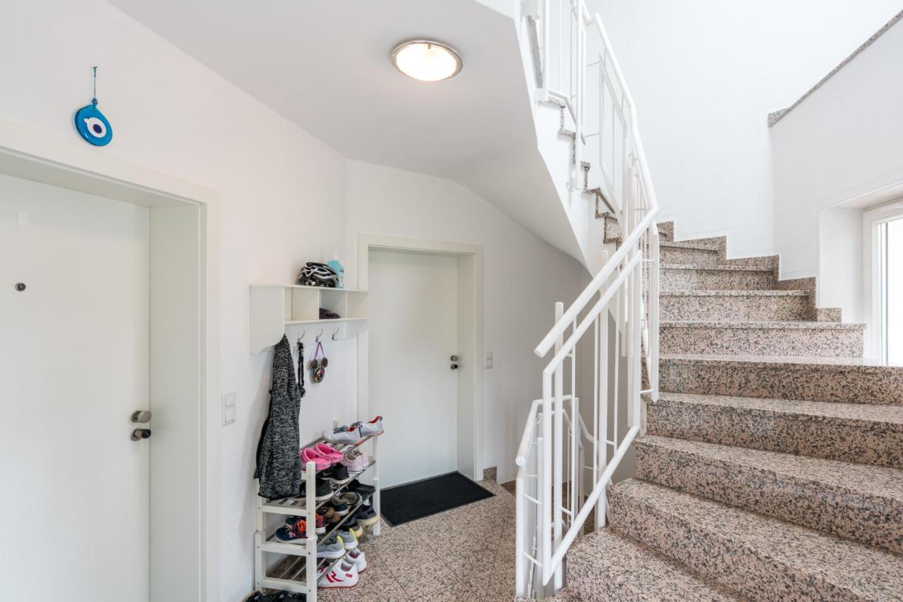 Große, moderne Wohnung im Grünen nahe Frankfurt Dreieich Exterior foto